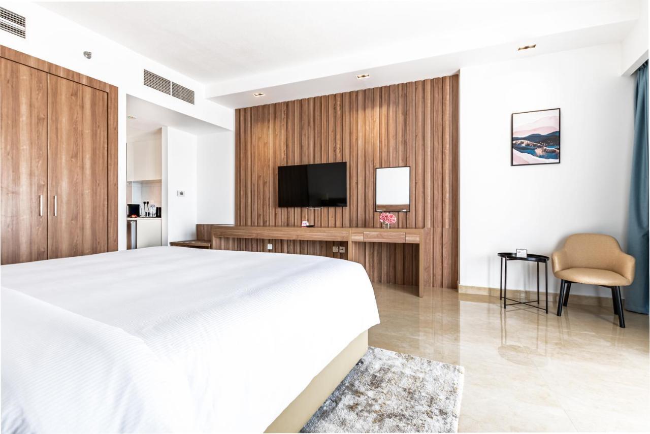 Pyramisa Hotel Apartments Дубай Экстерьер фото