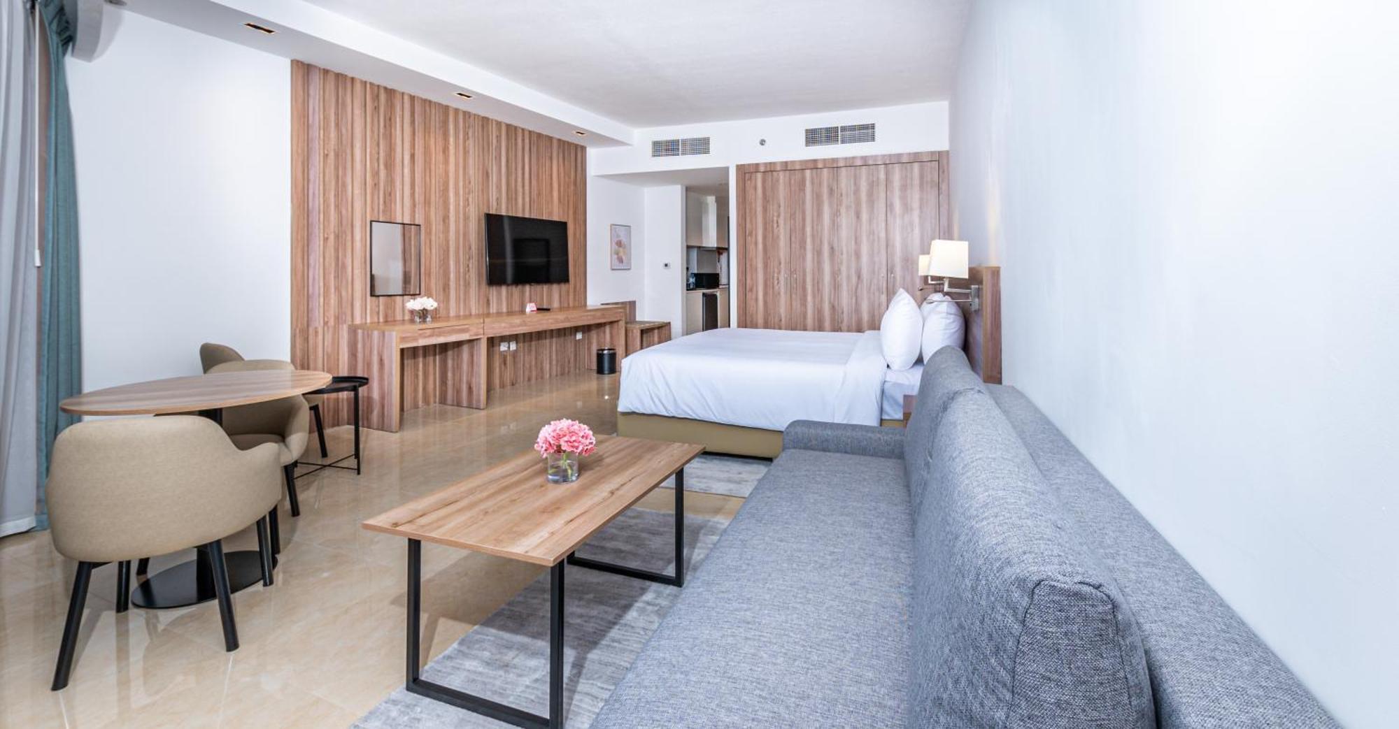 Pyramisa Hotel Apartments Дубай Экстерьер фото