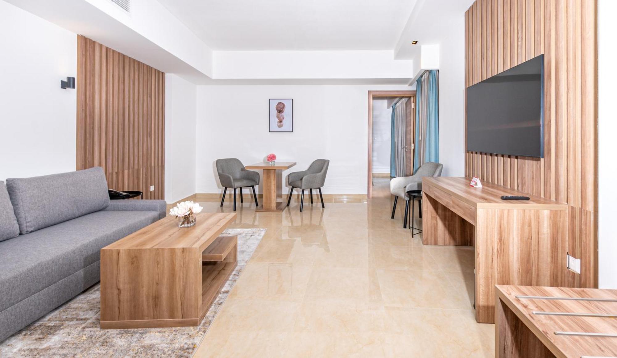 Pyramisa Hotel Apartments Дубай Экстерьер фото